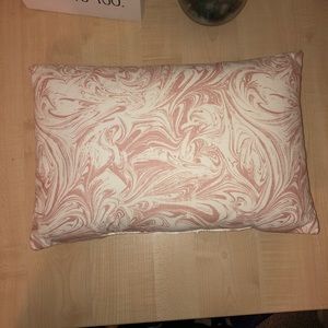 throw pillow